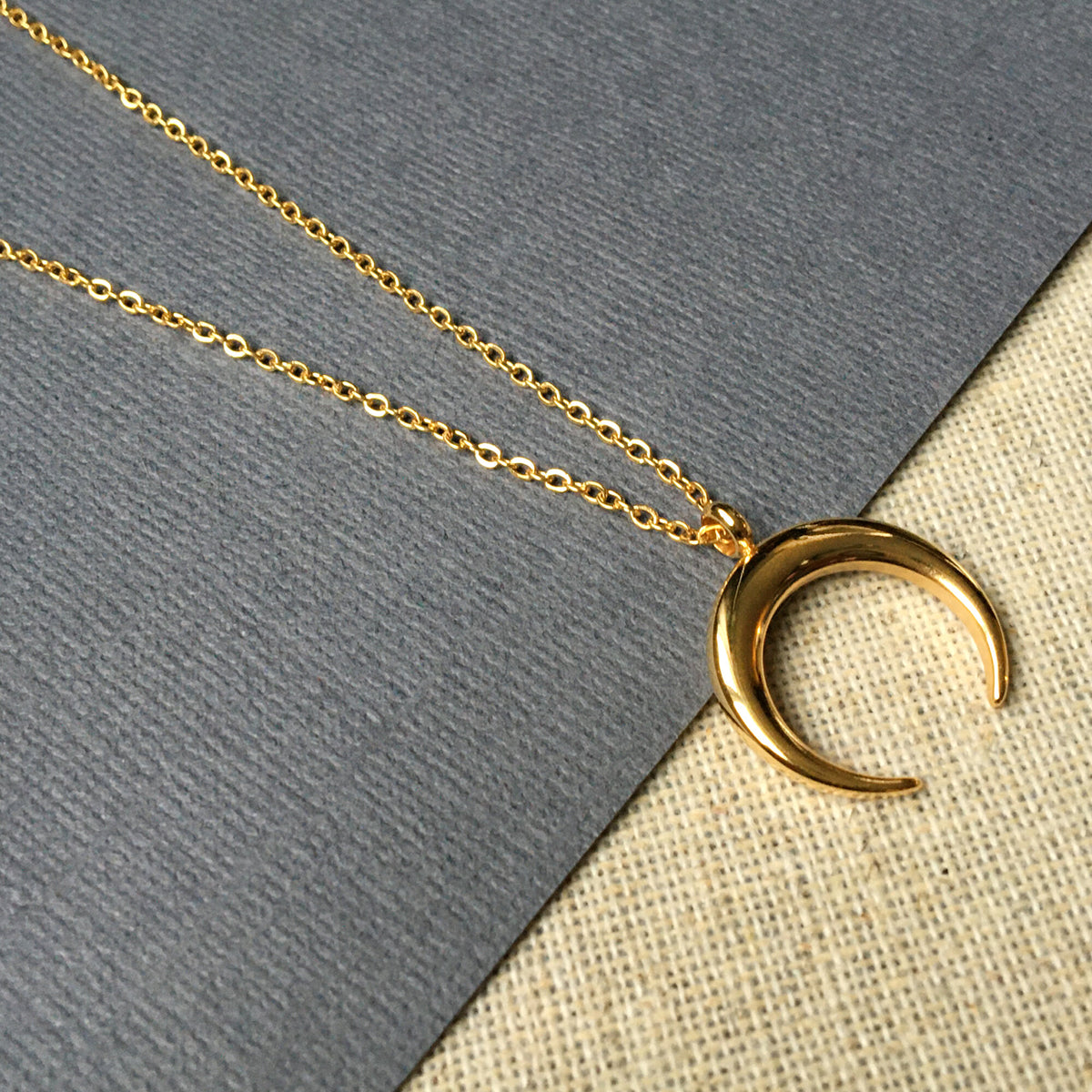 Lunar necklace online